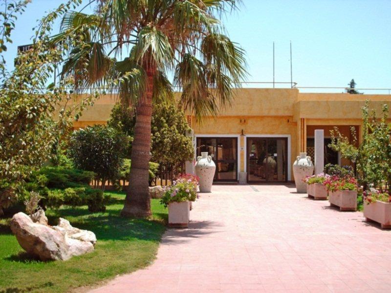 Altura Hotel
